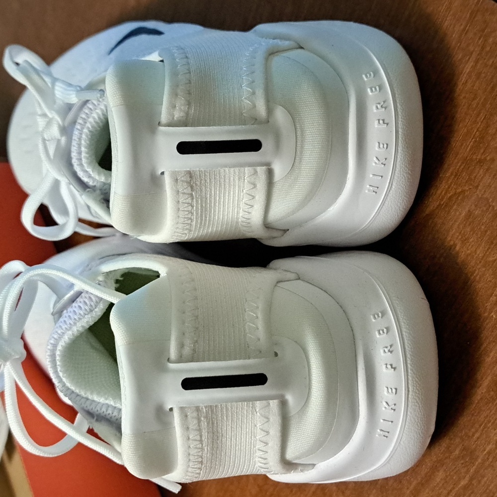 Nike Free 6 - Picture 2 of 4